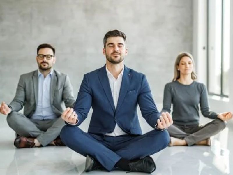 Yoga Online Cho Doanh Nghiệp – Nâng Cao Sức Khỏe & Hiệu Suất